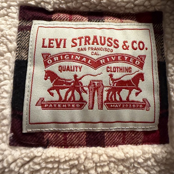 Levi's Red and Black Sherpa Jacket - Picture 2 of 3